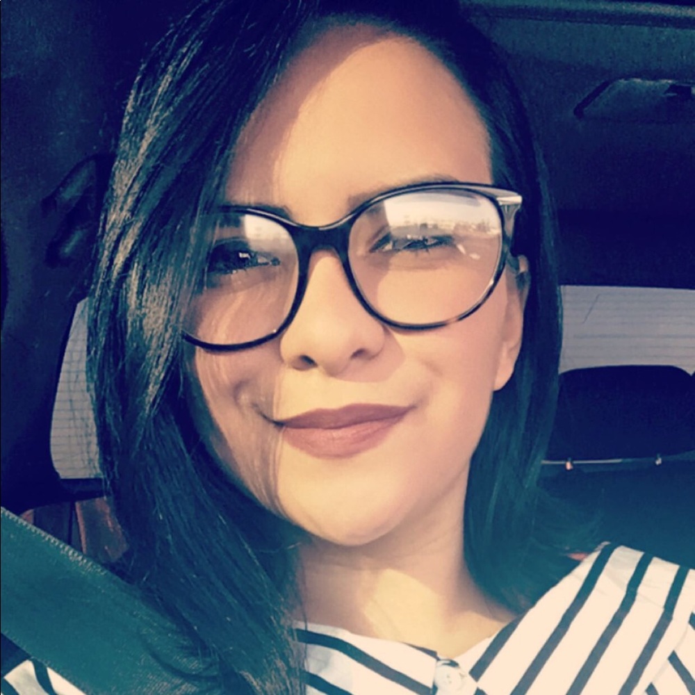Meet your Posher, Perla